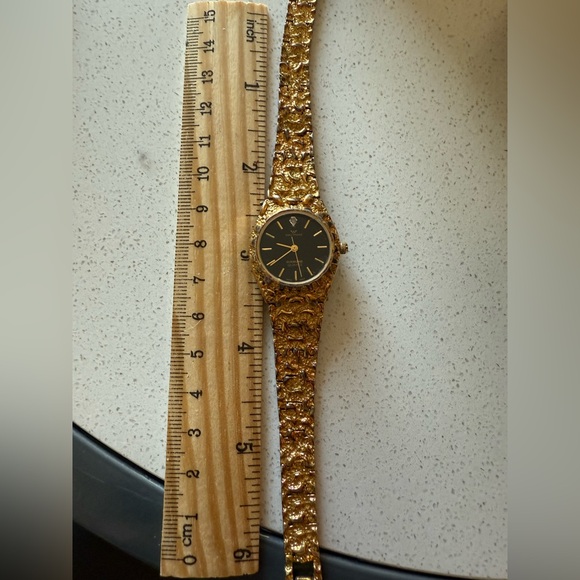 Vintage Waltham Diamond Nugget Watch Gold Tone Stainless Steel new battery - Picture 3 of 11